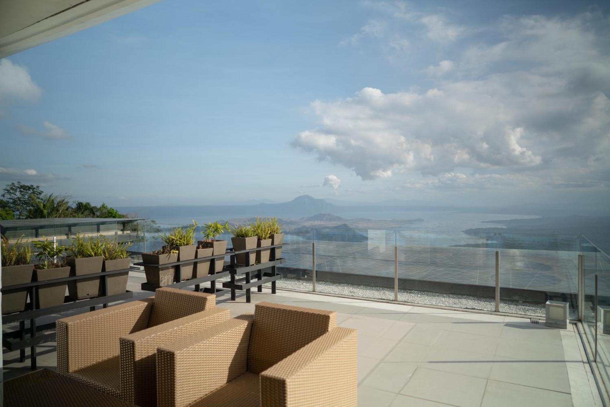 Готель Escala Tagaytay Tagaytay City Екстер'єр фото